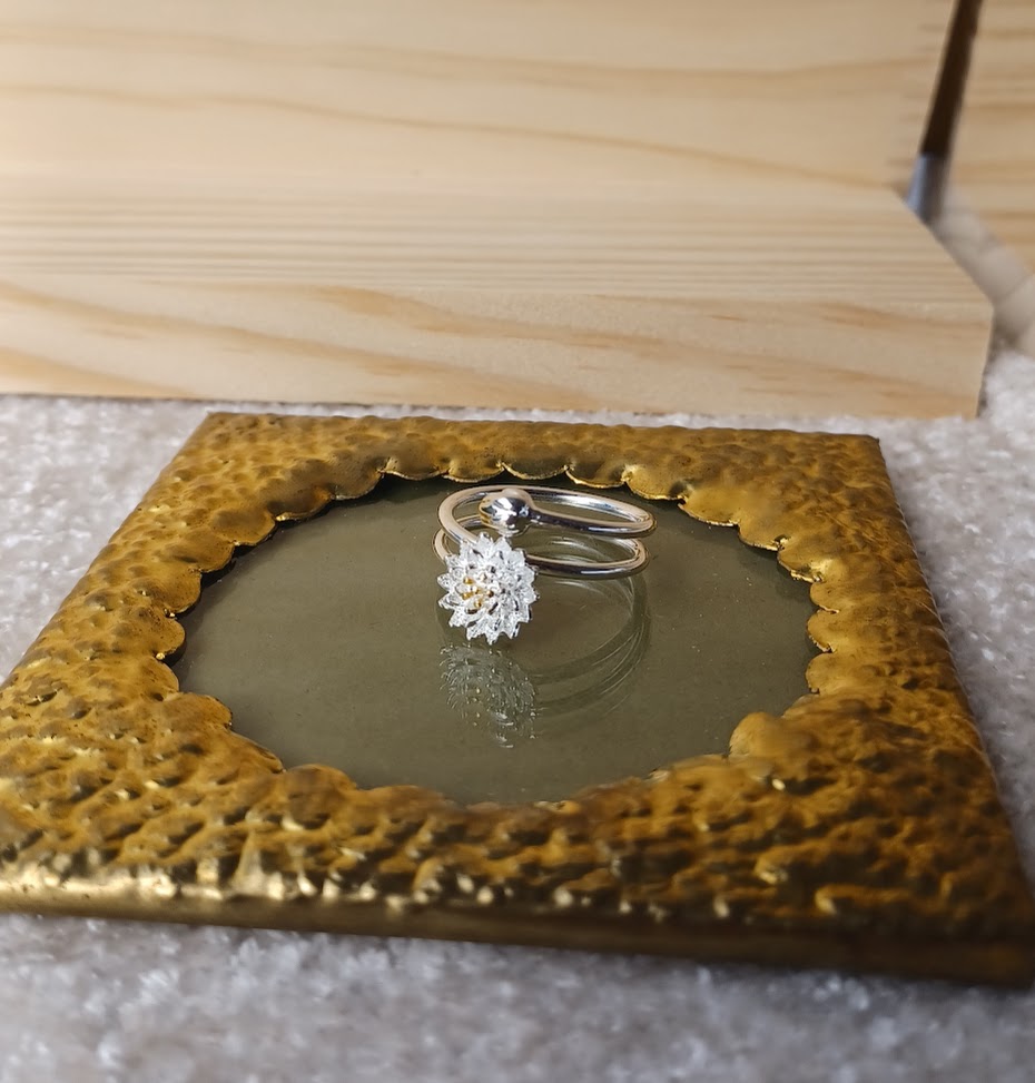 Sofía del Lirio Ring