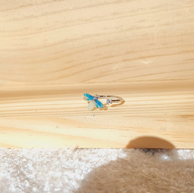 Lustre Wing Ring