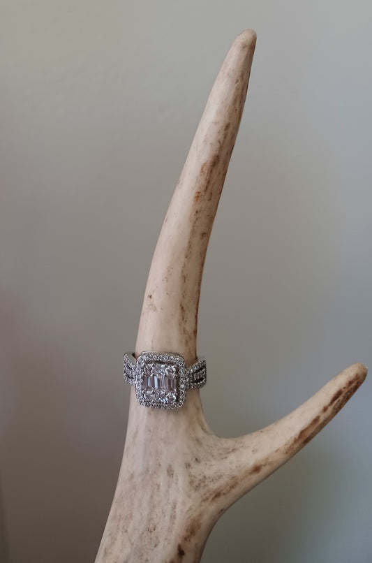 Elegant Silver Ring