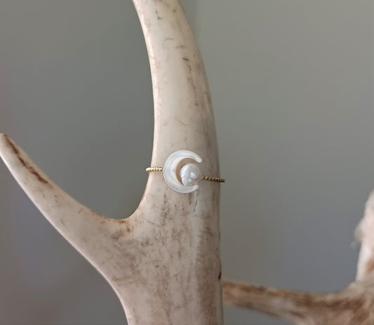 Silver Pearly Moon Ring